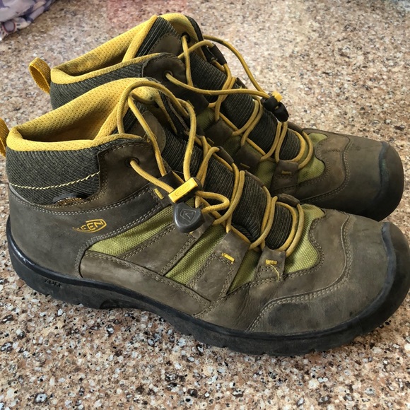 keen boys hiking boots
